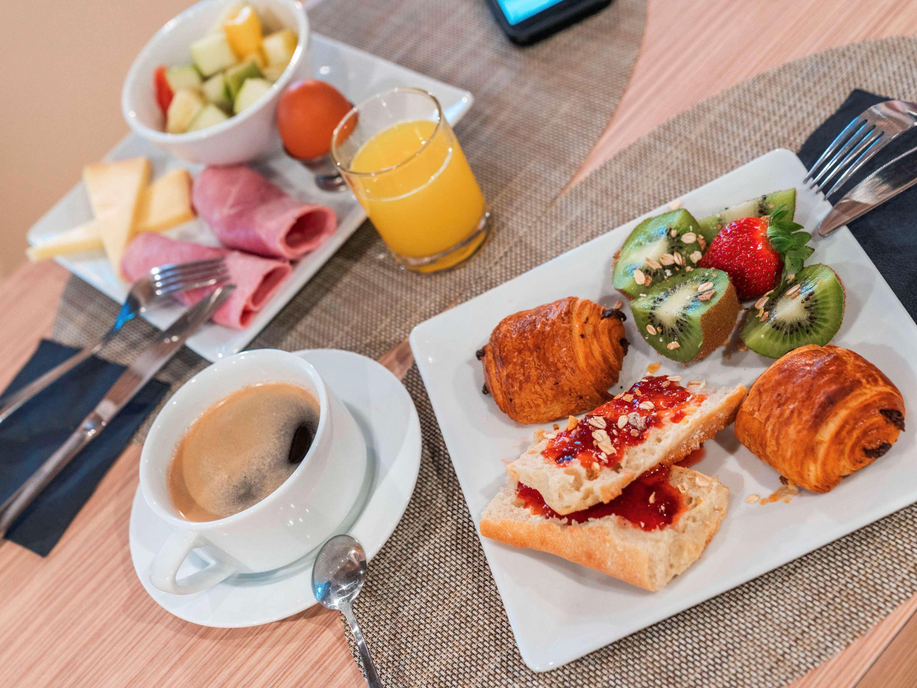 Ibis Styles Clamart Gare Grand Paris Exteriör bild
